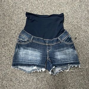WALLFLOWER | Maternity raw hem denim/jean shorts MEDIUM